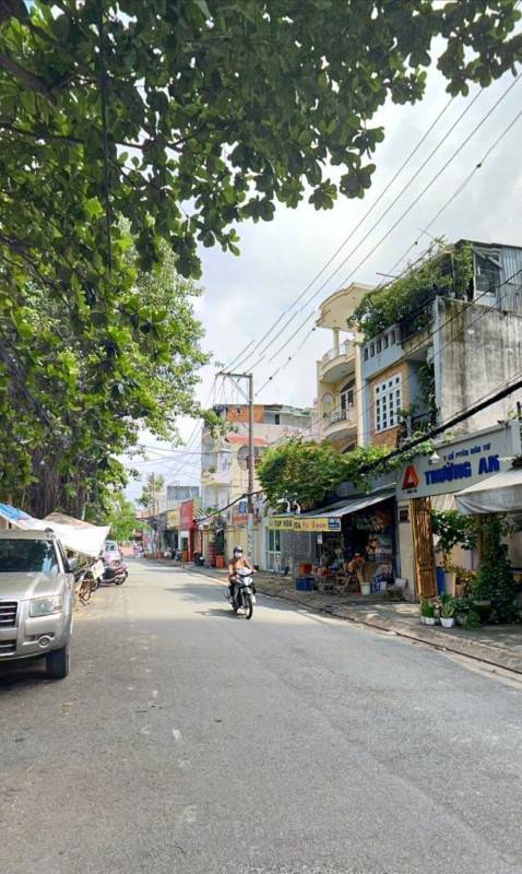 Giảm 3 tỷ bán nhà Nguyễn Hữu Cảnh sát Landmark 110m2 2 lầu hẻm 10m