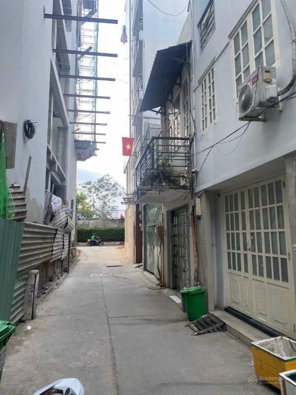 Bán nhà HXH gần mặt tiền Phạm Văn Đồng, p13, Bình Thạnh.