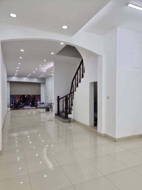 Cho thuê nhà 85m2*5 tầng ở Nguyễn Ngọc Vũ - Cầu Giấy full điều hòa