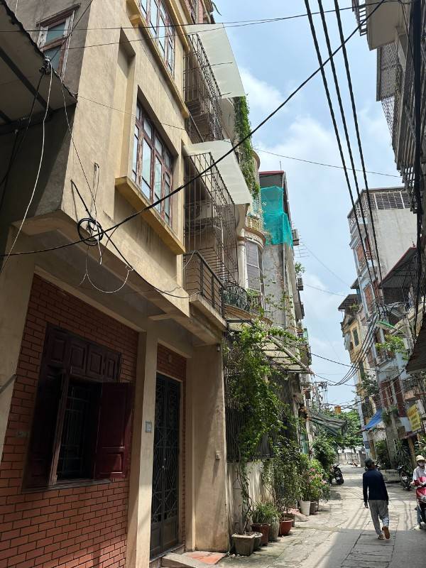 Cần bán nhà 90M2 tặng nhà 4 tầng MT 6,2M đường Phạm Văn Đồng,Giá 32 Tỷ