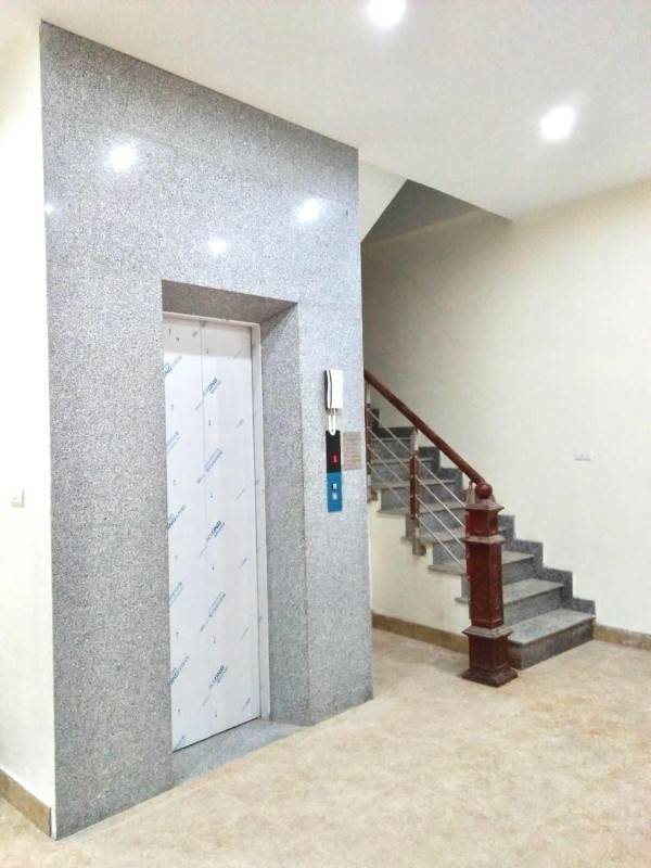 Cho thuê nhà mặt phố Phương Liệt, Thanh Xuân 50m2 x 5 tầng thang máy, 