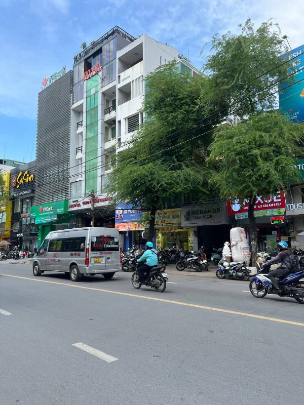  Cho thuê nhà MT Nguyễn Gia Trí ( D2 ), P25, Bình Thạnh