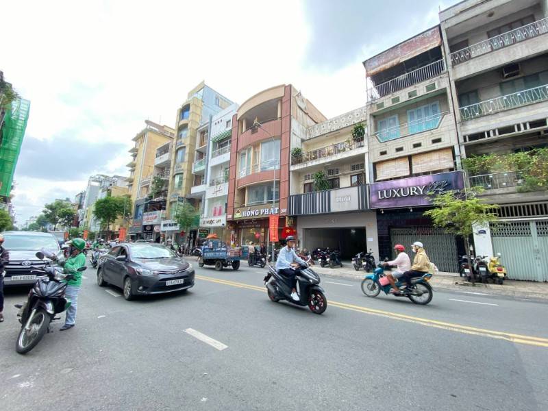 Bán nhà mặt tiền đường Võ Văn Tân, Phường 5, Quận 3, đoạn 2 chiều