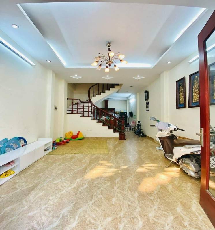 BÁN NHÀ GIÁP BÁT, TO NHƯ LÂU ĐÀI, GẦN CHỢ,GẦN TRƯỜNG, GẦN PHỐ, 50M2,