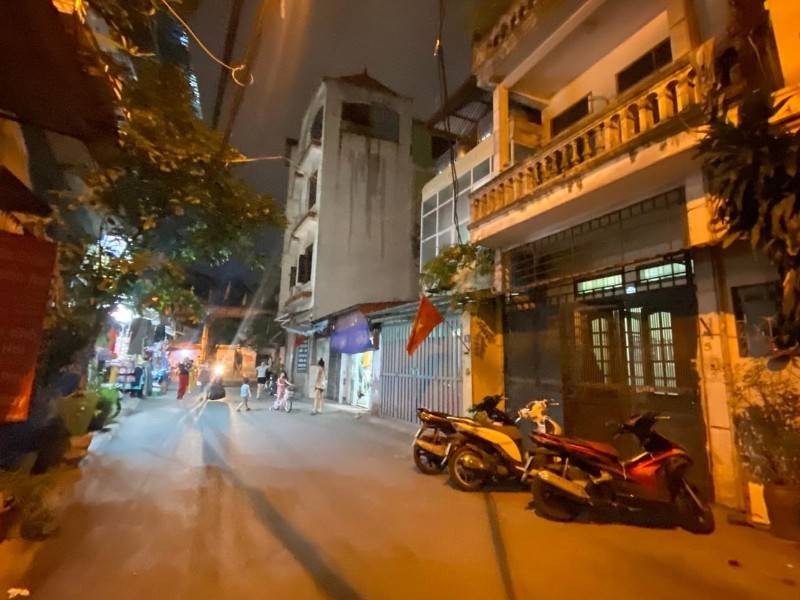 Bán căn nhà 2T phố Phan Đình Giót Ngõ ô tô tránh nhau sổ đỏ 93M