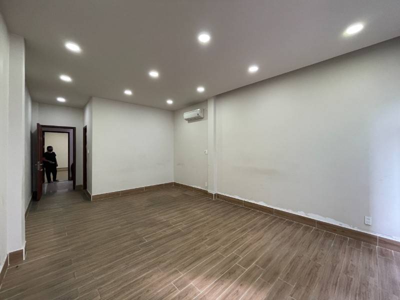 Cho thuê nhà 34 Hoa Phượng khu nhà mới sạch sẽ ngay khu VIP Phú Nhuận