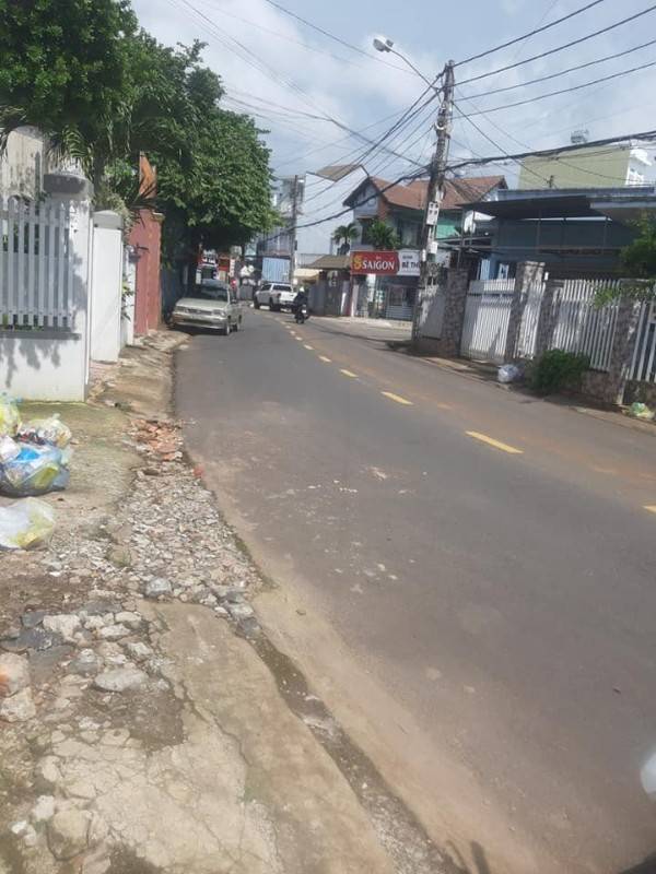 Cho thuê nhà mặt tiền Trần Phú ngang 10 mét gần trường học