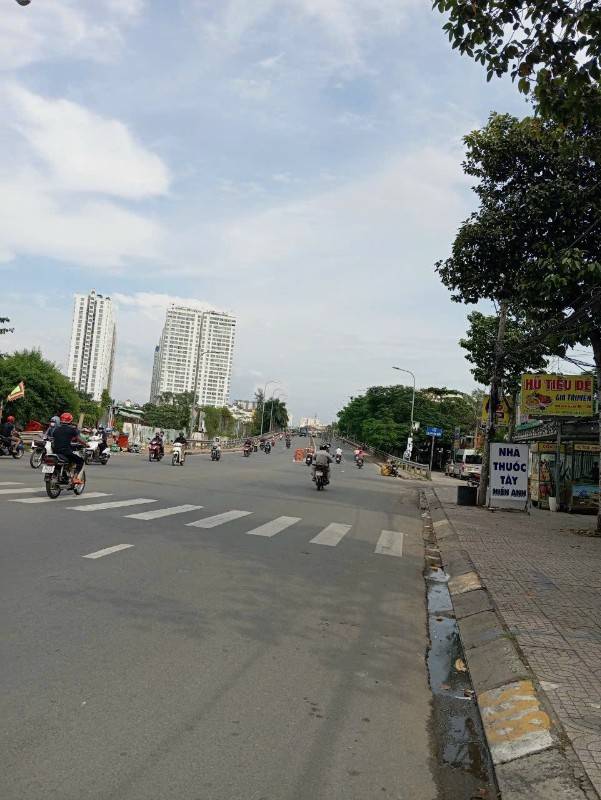 Bán 2 lô đất mặt tiền đường Tạ Quang Bửu P5Q8