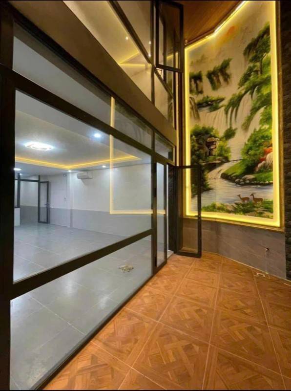 Cho thuê nhà đẹp kính  3 tầng mặt tiền kinh doanh trung tâm Biên Hoà  