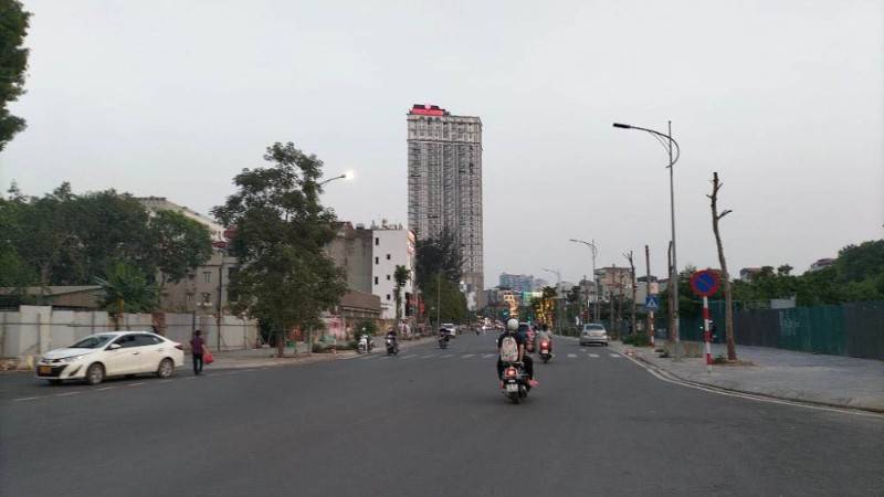 Căn góc mặt phố 5 tầng, 75.2m2, mặt tiền 4.5m, phố Huỳnh Thúc Kháng