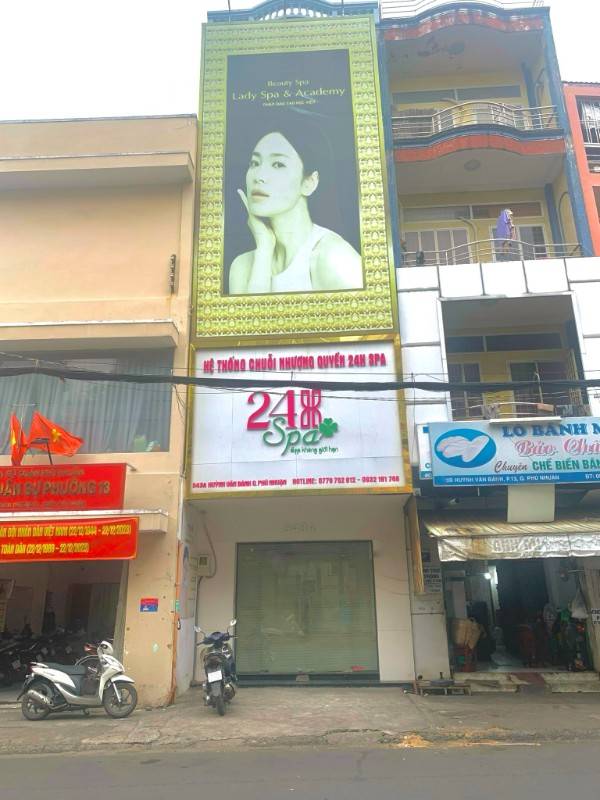 Cho thuê nhà mặt tiền sầm uất 2 lầu Huỳnh Văn Bánh phường 13 Phú Nhuận