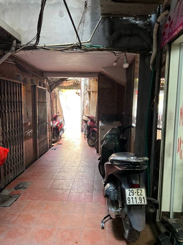 Cho thuê nhà 129 Nguyễn Lương Bằng, cách 1 nhà ra mặt đường, 55 m2