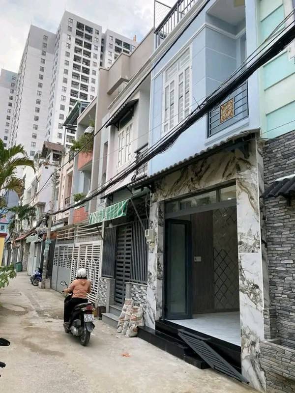 Nhà hẻm 4m Nguyễn Văn Luông, Q6 xây 2 tầng. Đang cho thuê 8tr/tháng.