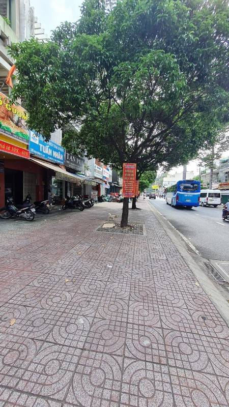 Nhà mặt tiền kinh doanh đường Hùng Vương (DT 4x16m) 5 tầng tiện ở liền