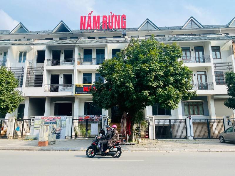 Cần bán tòa nhà mặt phố Mạc Thái Tông. 5 tầng thang máy, Đang cho thuê