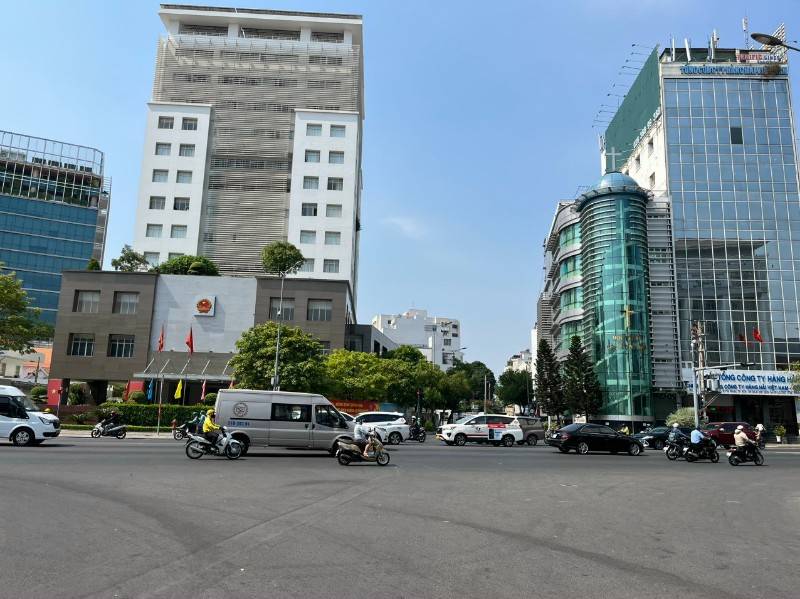 Bán hoặc cho thuê Tòa nhà mặt tiền đường Cộng Hòa, P13, Quận Tân Bình