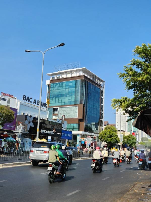Bán tòa nhà 12 Tầng góc 2MT 36 Phan Đăng Lưu, Lam Sơn, Bình Thạnh. 