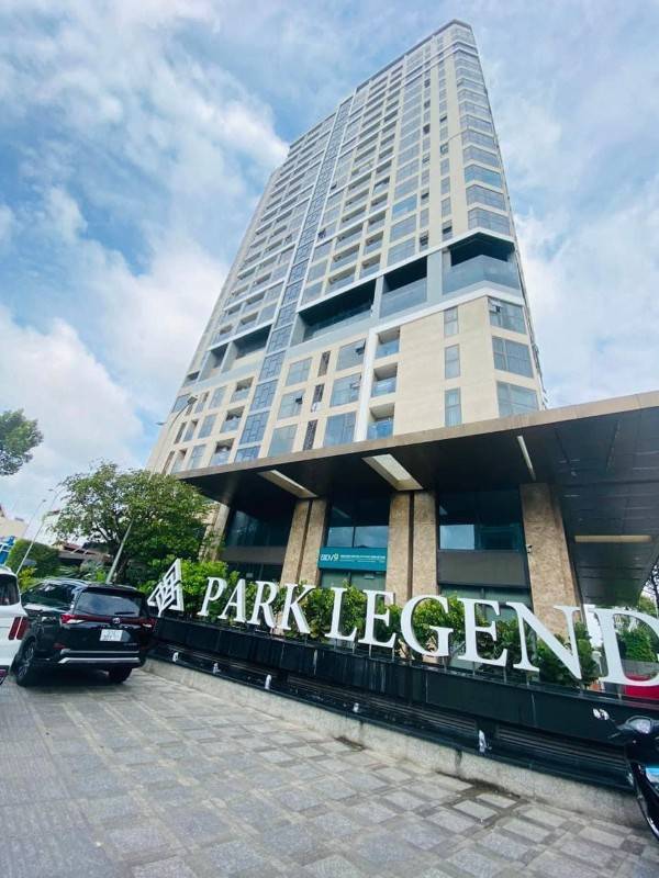 Chuyển nhượng căn hộ lầu 18 Park Legend đang có hợp đồng thuê 20tr/thá