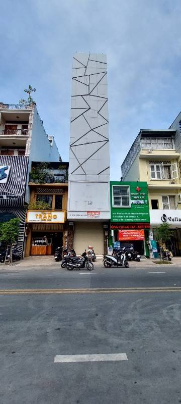 Bán Tòa nhà mới xây dựng. Mặt tiền Võ Văn Tần, Quận 3