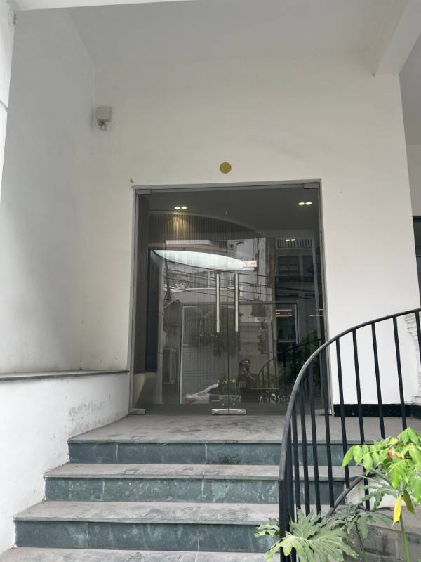 Cho thuê biệt thự mới 100%, 55A Hoa Đào, Phường 2, Quận Phú Nhuận.