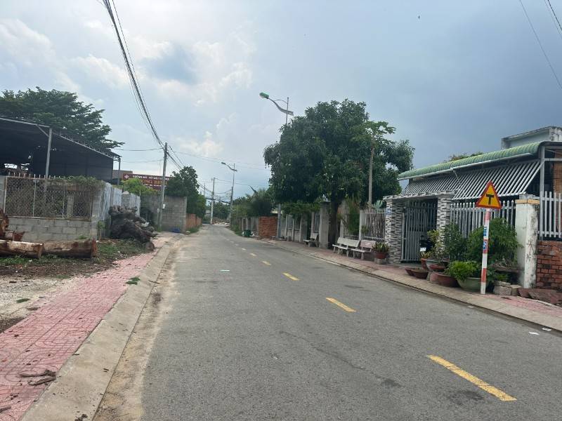 Bán 6m x 26m đất mặt tiền Phan Đăng Lưu, Tân Thiện, thị xã LaGi có nhà