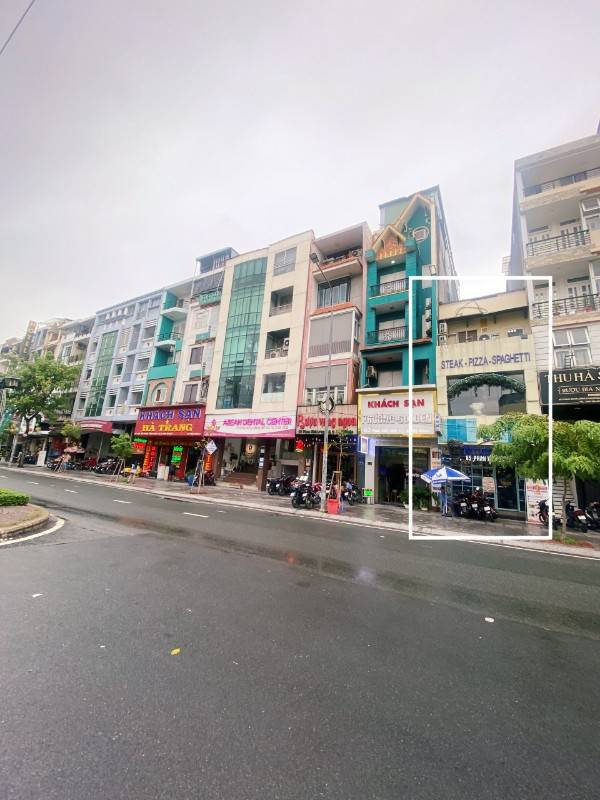 CHO THUÊ Nhà Mặt Tiền 65 Phan Xích Long, Quận Phú Nhuận. Gần Coopmart
