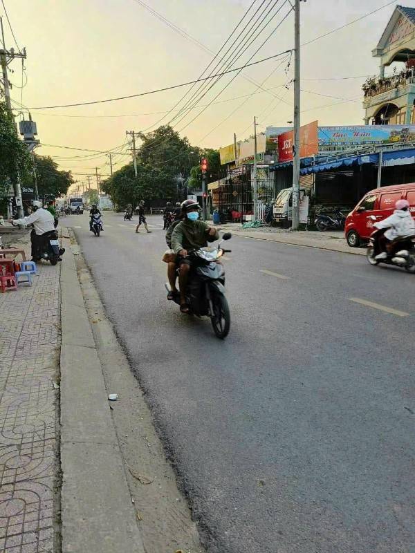 Cần bán gấp lô đất mặt tiền đường Nguyễn Thị Lắng, Tân Phú Trung Củ Ch
