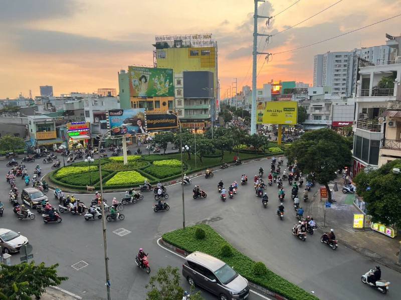 Nhà 5 Tầng Ngay Vòng xoay Lê Đại Hành . DT : 45m2 . Giá 7,8 Tỷ