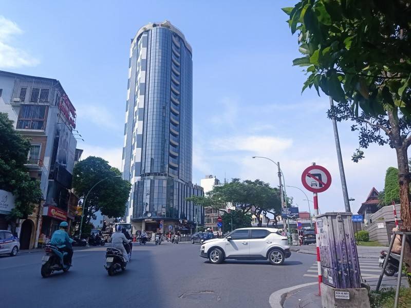 MẶT PHỐ ĐUÒNG THANH NIÊN – TÂY HỒ - 83 M2 – 4 T – MT – 5.5 M – GIÁ 32.