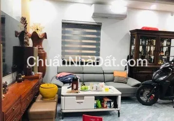 Ba bước ra chợ Phùng Khoang, Nam Từ Liêm phân lô ở cực sướng 40m2, 6T 