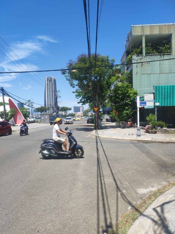 Nhà lô đôi sát sông hàn ngay khán đài xem pháo hoa108m2 ngang 8m  