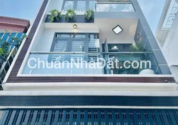 Bán gấp nhà Đoàn Văn Bơ. Phường 14. Quận 4. Giá 2 tỷ 590. Còn TL.