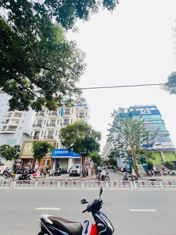 Cho thuê nhà MT Nguyễn Sơn. 7x22. 1 trệt 1 lầu. vỉa hè 7m. 50 tr