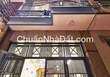 Gần 6 tỷ có ngay nhà TT Cầu Giấy, 31m2, 5 tầng 5.95 tỷ, nhà siêu đẹp