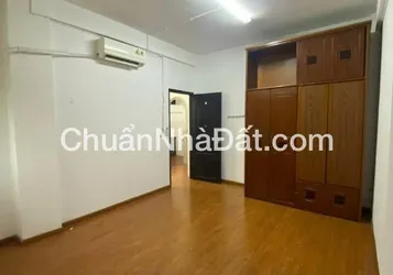 Chung cư Lý Thường Kiệt (ngay ĐHYD) DT 50m2, có thang máy Chỉ 2 tỷ xíu