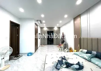 Bán nhà 6 Tầng 60M2 Thang máy tại Đống Đa, chỉ 1 nhà ra hồ