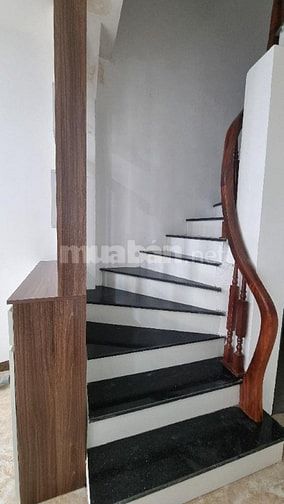 Nhà mới xây ngõ Tiến Bộ, Khâm Thiên, 42m2, 7 phòng ngủ, giá 6.2 tỷ