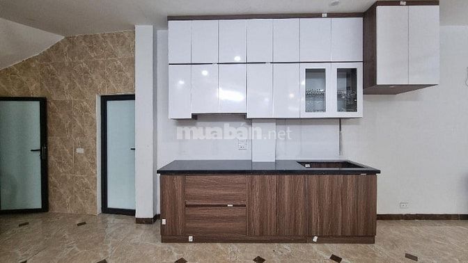 Nhà mới xây ngõ Tiến Bộ, Khâm Thiên, 42m2, 7 phòng ngủ, giá 6.2 tỷ