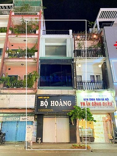 Cho thuê nhà 686 Nguyễn Đình Chiểu , P10, Q3. 4 Tầng, 220m2 chỉ 39tr